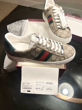 Gucci Beige GG Supreme Canvas Sneaker with Green-Red Web